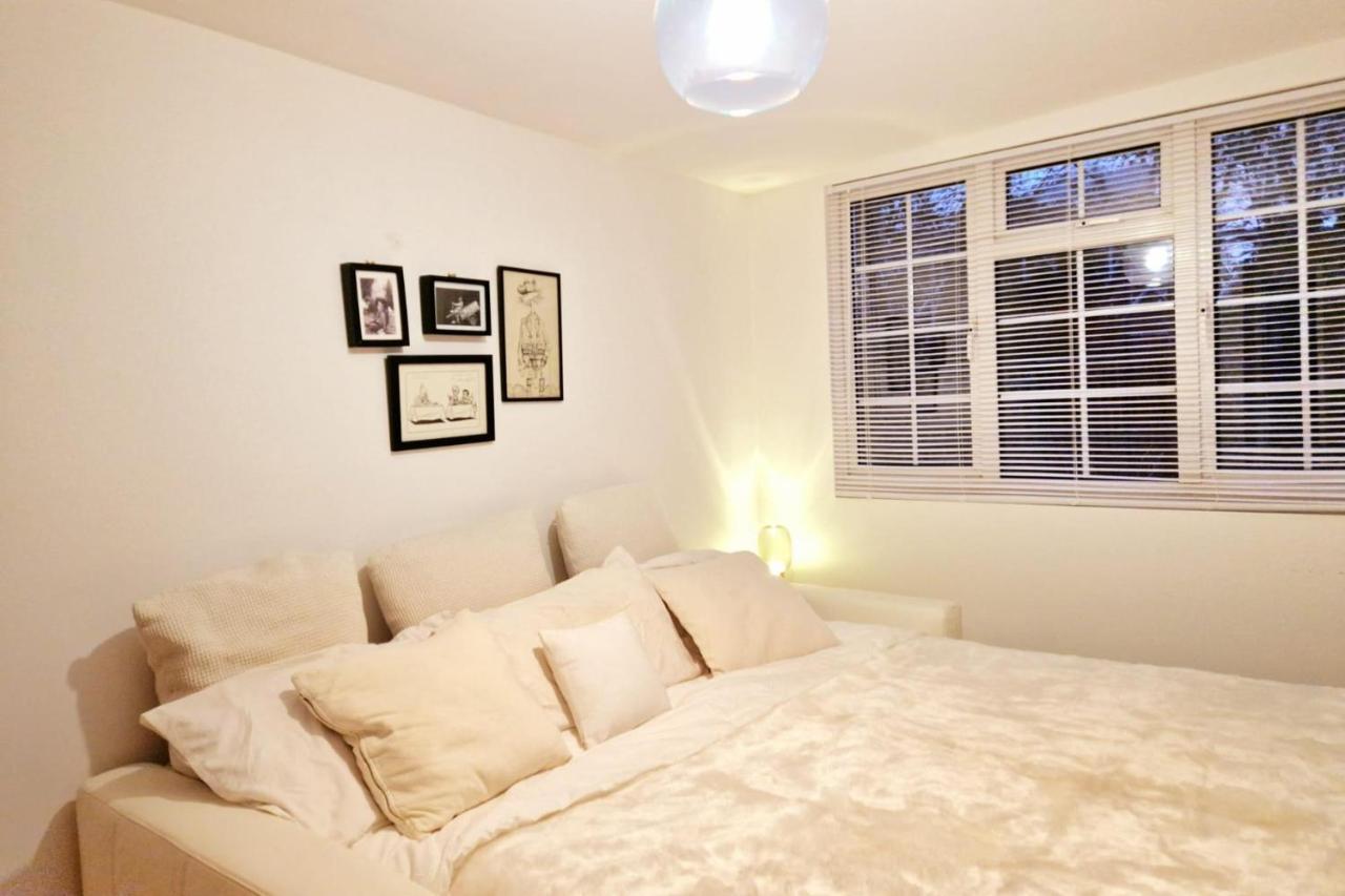 1 Bed Cottage-Museum View-Garden-Free Parking Weybridge Bagian luar foto